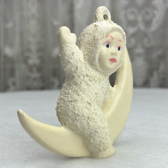 Vintage ALBERTA CERAMICS MOLDED Christmas Ornament SNOW BABIES Moon Sitting - Picture 2 of 9